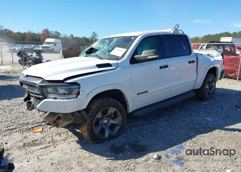 2021 Ram 1500 Big Horn 4X4 5'7 Box z USA, uszkodzony, nr VIN 1C6SRFFT9MN742819